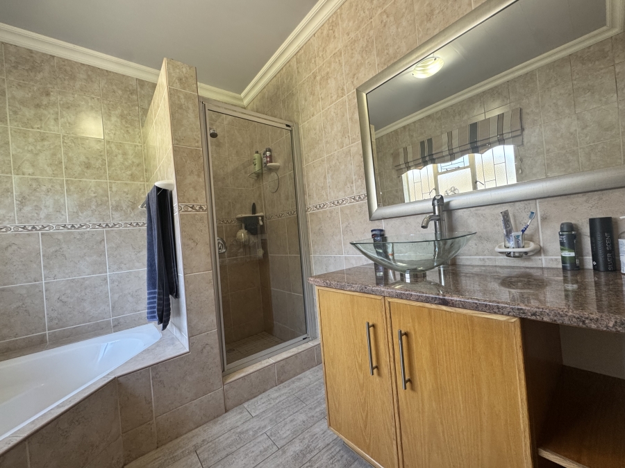 4 Bedroom Property for Sale in Neserhof North West